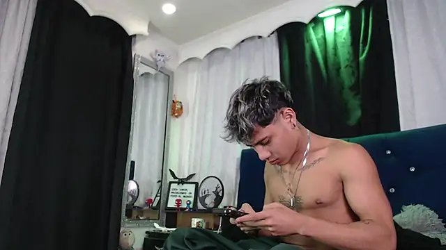 Sexys Boys Hot1 online show from 07-13-26, 01:08