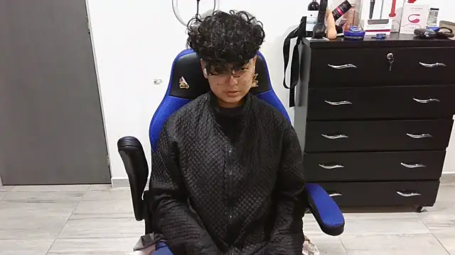 thomascooper7 online show from 02-10-25, 03:24