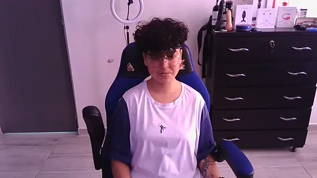 thomascooper7 online show from 02-12-25, 04:55