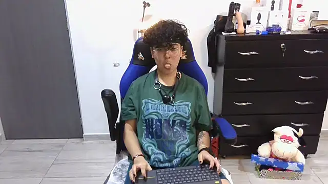 thomascooper7 online show from 03-02-25, 05:33