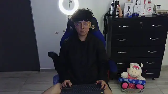 thomascooper7 online show from 03-06-25, 12:43