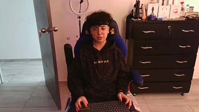 thomascooper7 online show from 03-15-25, 08:21