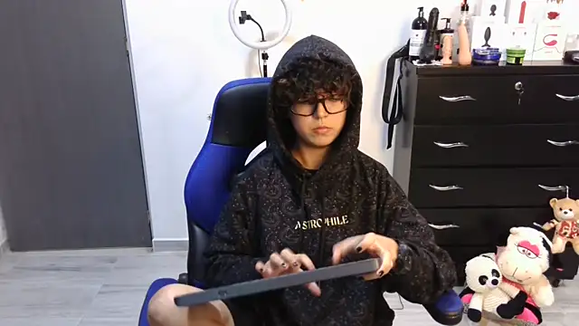 thomascooper7 online show from 09-20-25, 08:10