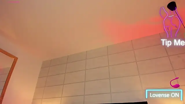 Christine Laam online show from 09-30-25, 12:43