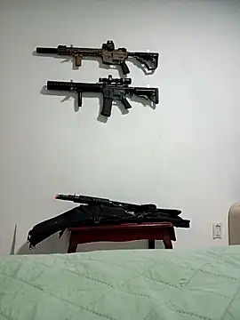 Snapshot of Chryztopher chatting on 12-13-24, 01:15 Chryztopher online show from 12-13-24, 01:15