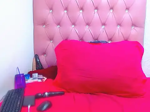 Snapshot of DarkGorgeous chatting on 10-21-25, 03:46 DarkGorgeous online show from 10-21-25, 03:46