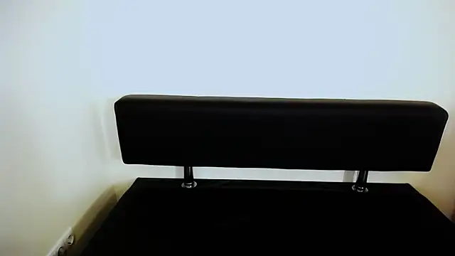 LaimaV  online show from 10-20-25, 03:01