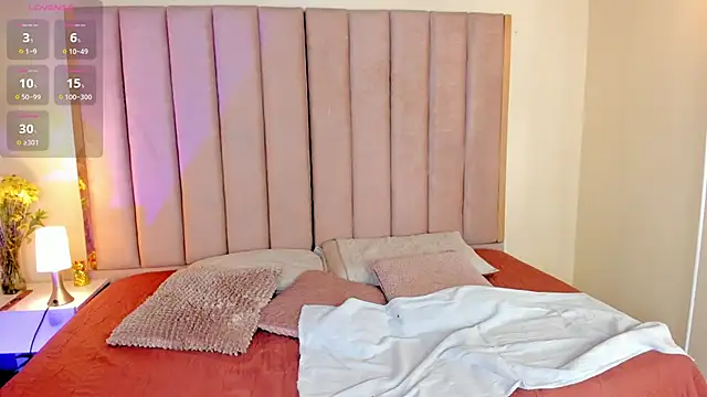 Milan ebony online show from 11-28-25, 11:35