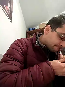 Snapshot of HungEddy chatting on 01-06-25, 07:56 HungEddy online show from 01-06-25, 07:56
