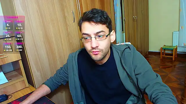 Snapshot of HungEddy chatting on 01-08-25, 03:07 HungEddy online show from 01-08-25, 03:07