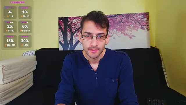 Snapshot of HungEddy chatting on 10-22-25, 05:24 HungEddy online show from 10-22-25, 05:24