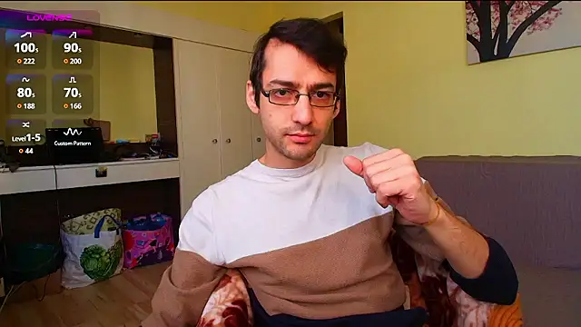 Snapshot of HungEddy chatting on 01-17-26, 08:41 HungEddy online show from 01-17-26, 08:41