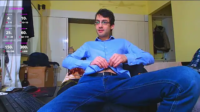 Snapshot of HungEddy chatting on 02-02-26, 08:51 HungEddy online show from 02-02-26, 08:51