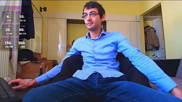 Snapshot of HungEddy chatting on 02-03-26, 10:09 HungEddy online show from 02-03-26, 10:09