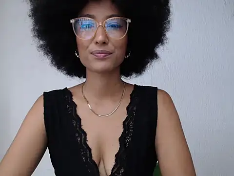 Snapshot of violettamartins chatting on 04-16-26, 07:36 violettamartins online show from 04-16-26, 07:36