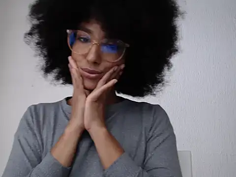 Snapshot of violettamartins chatting on 04-28-26, 08:47 violettamartins online show from 04-28-26, 08:47