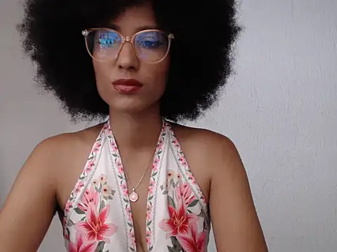Snapshot of violettamartins chatting on 05-09-26, 09:42 violettamartins online show from 05-09-26, 09:42