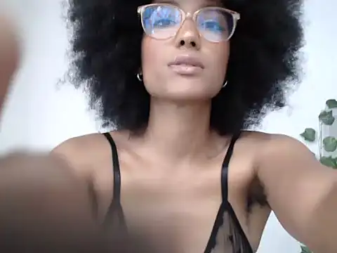 Snapshot of violettamartins chatting on 05-15-26, 09:11 violettamartins online show from 05-15-26, 09:11
