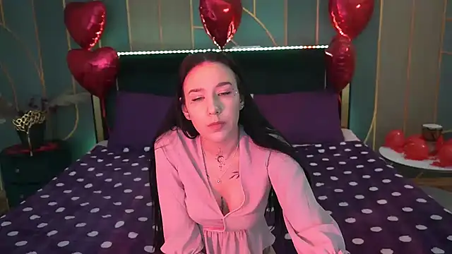 NikkiGoldSide online show from 02-18-25, 05:10