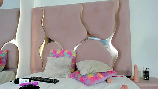 Snapshot of Sofia-candyht chatting on 02-26-25, 03:21 Sofia-candyht online show from 02-26-25, 03:21