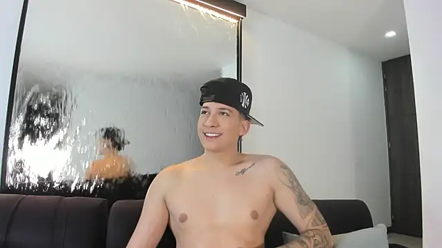 Snapshot of emmanuel_scor chatting on 10-09-25, 12:08 emmanuel scor online show from 10-09-25, 12:08