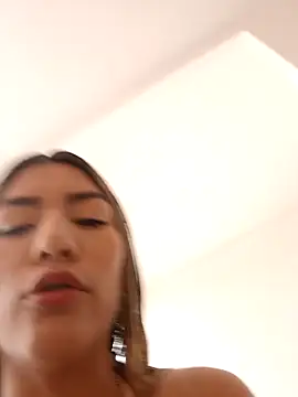 GIRL DONCELLA online show from 03-11-25, 08:31