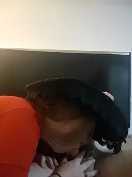 Snapshot of SpecialSpecies chatting on 09-28-25, 08:42 SpecialSpecies online show from 09-28-25, 08:42