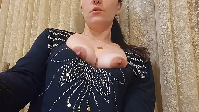 Snapshot of AlejandraDelaney chatting on 12-14-24, 05:14 AlejandraDelaney online show from 12-14-24, 05:14