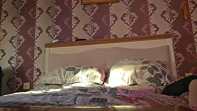 Snapshot of AlejandraDelaney chatting on 01-10-25, 12:58 AlejandraDelaney online show from 01-10-25, 12:58