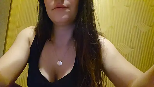 Snapshot of AlejandraDelaney chatting on 03-18-25, 02:04 AlejandraDelaney online show from 03-18-25, 02:04