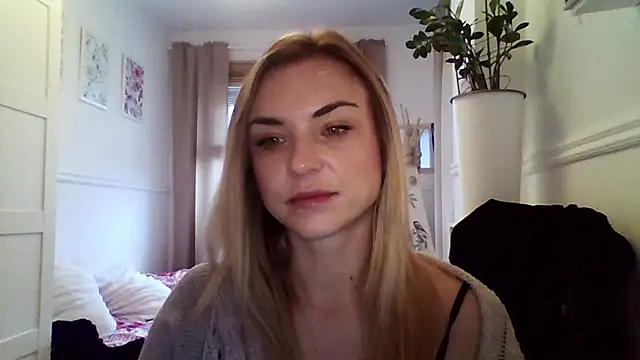 Snapshot of ashley_xlove chatting on 12-15-25, 07:34 ashley xlove online show from 12-15-25, 07:34