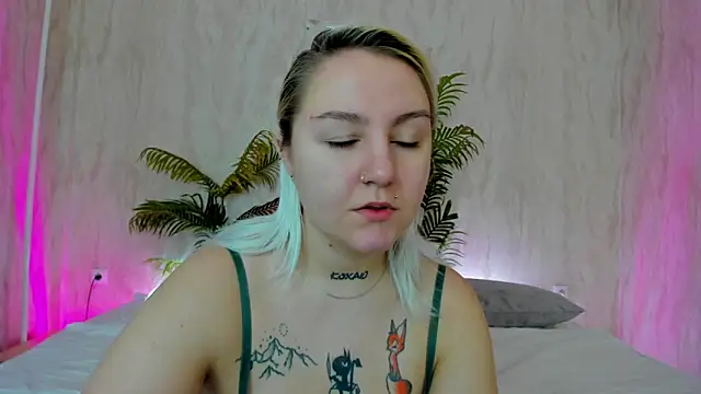 Snapshot of Debbie_Taylor chatting on 12-19-24, 02:57 Debbie Taylor online show from 12-19-24, 02:57