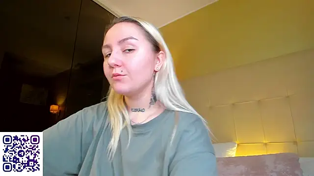 Snapshot of Debbie_Taylor chatting on 11-15-25, 04:47 Debbie Taylor online show from 11-15-25, 04:47