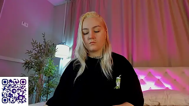 Snapshot of Debbie_Taylor chatting on 11-27-25, 04:20 Debbie Taylor online show from 11-27-25, 04:20