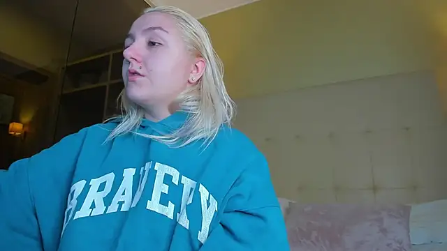 Snapshot of Debbie_Taylor chatting on 12-02-25, 06:58 Debbie Taylor online show from 12-02-25, 06:58