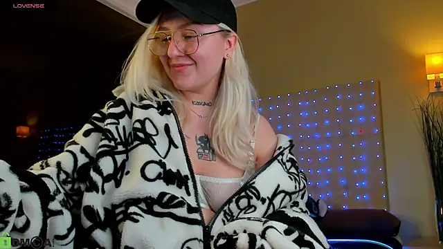 Debbie Taylor online show from 04-18-26, 07:07