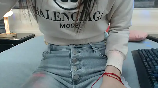 nahomibecker online show from 02-01-25, 12:05