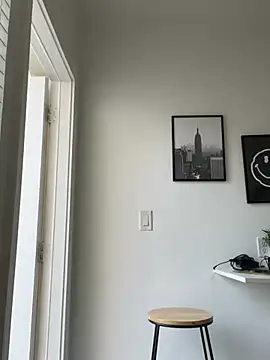 Snapshot of miamiworld chatting on 12-18-24, 09:29 miamiworld online show from 12-18-24, 09:29