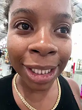 Snapshot of miamiworld chatting on 10-21-25, 11:49 miamiworld online show from 10-21-25, 11:49