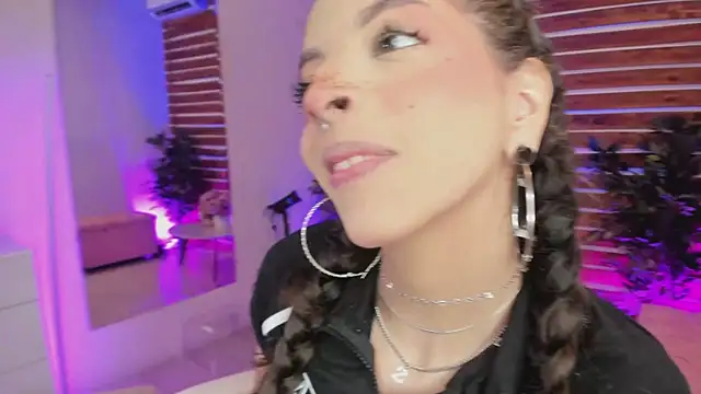 Sapphire Venuss online show from 02-28-26, 01:06