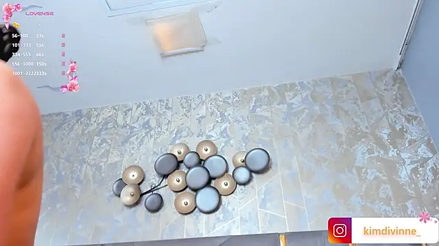 KimDevinne online show from 01-22-25, 02:59