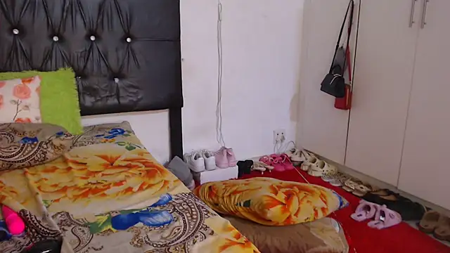 BigbootyNickyx online show from 10-07-25, 06:05