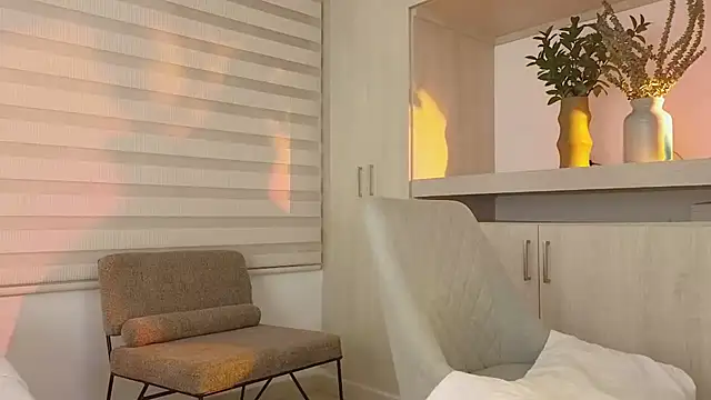 Snapshot of Siny_Moore chatting on 02-20-25, 02:29 Siny Moore online show from 02-20-25, 02:29