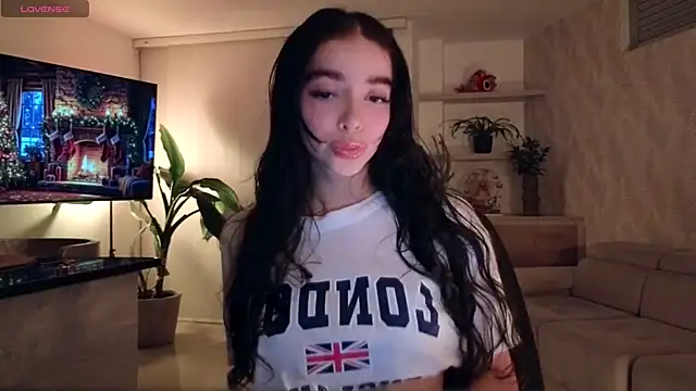 Snapshot of Siny_Moore chatting on 11-29-25, 01:30 Siny Moore online show from 11-29-25, 01:30