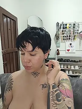 Snapshot of KatInk chatting on 02-05-26, 12:43 KatInk online show from 02-05-26, 12:43