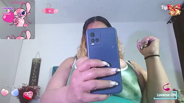 Snapshot of Dubraska1 chatting on 10-16-25, 08:10 Dubraska1 online show from 10-16-25, 08:10