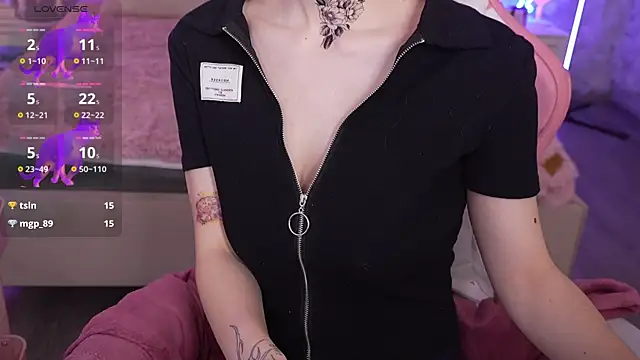 Snapshot of HaylaAmber chatting on 12-17-24, 10:01 HaylaAmber online show from 12-17-24, 10:01