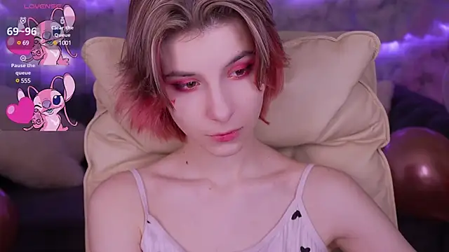 Snapshot of HaylaAmber chatting on 02-15-25, 02:00 HaylaAmber online show from 02-15-25, 02:00