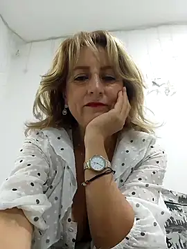 Snapshot of almaluna7 chatting on 02-02-25, 01:45 almaluna7 online show from 02-02-25, 01:45