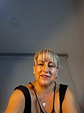 Snapshot of almaluna7 chatting on 02-06-26, 12:48 almaluna7 online show from 02-06-26, 12:48